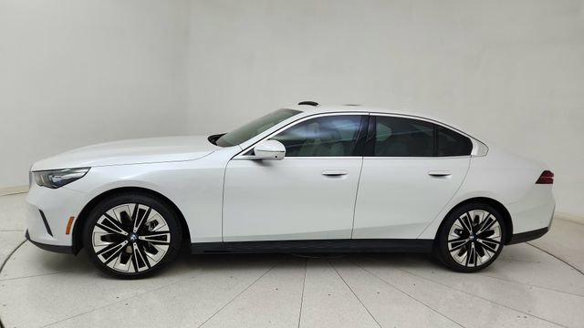 Used 2026 BMW 540i xDrive image 3