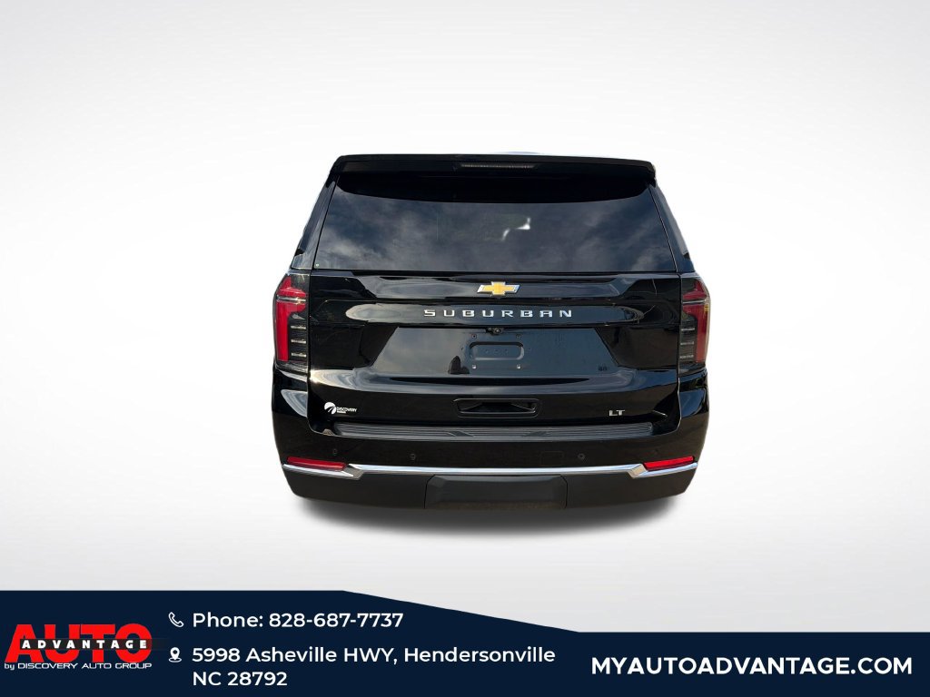 Used 2025 Chevrolet Suburban LT AWD/4WD image 4