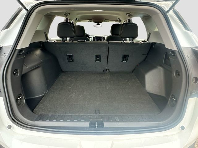 Used 2023 GMC Terrain SLE FWD image 25