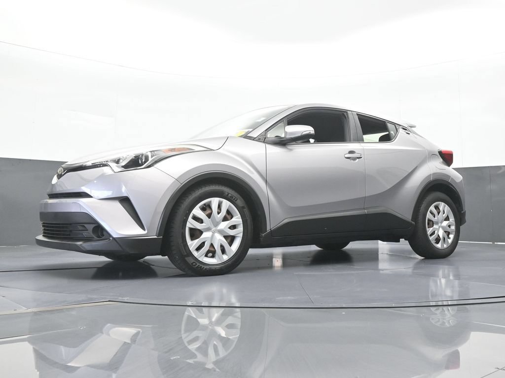 Used 2019 Toyota C-HR LE FWD image 49