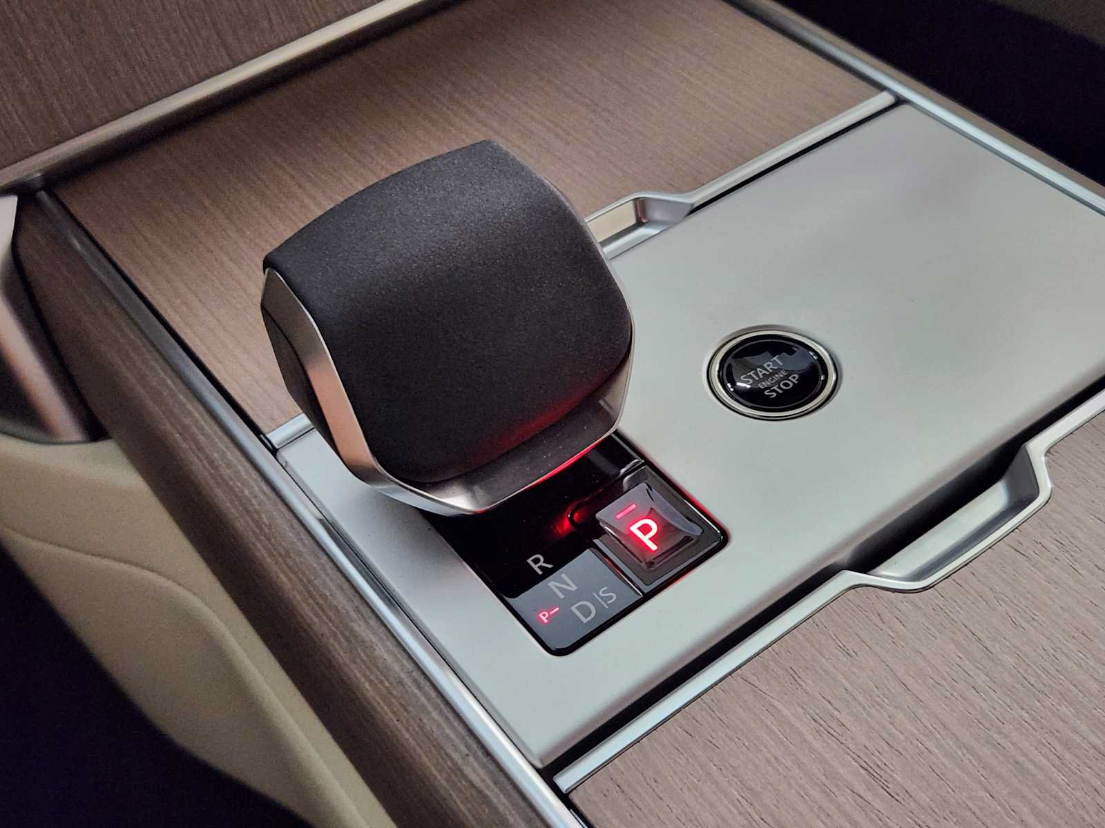 New 2026 Land Rover Range Rover SE AWD/4WD image 18