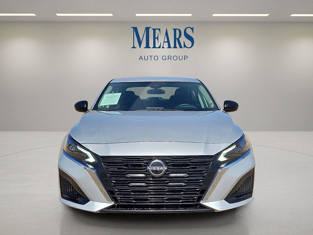 Used 2025 Nissan Altima 2.5 SV image 8