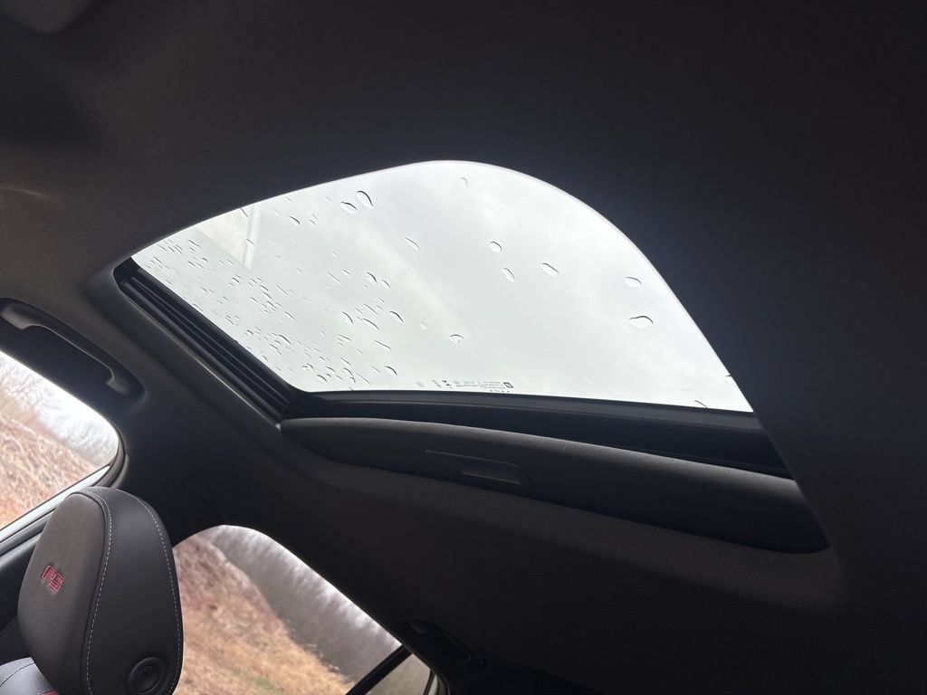 New 2026 Chevrolet Trax RS w/ Sunroof Package FWD image 3