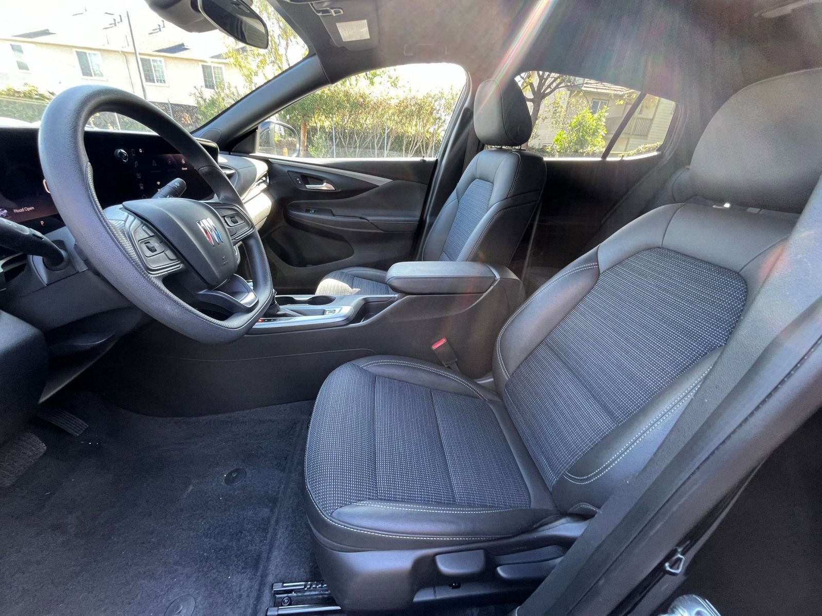 Used 2025 Buick Envista Preferred image 25