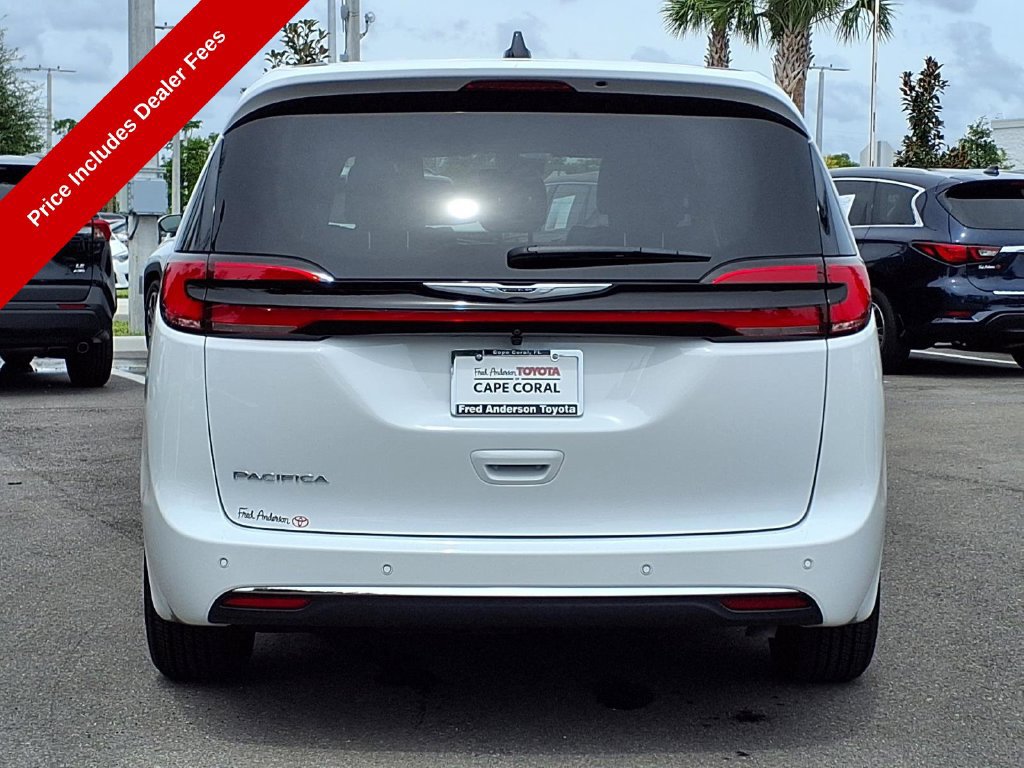 Used 2026 Chrysler Pacifica Select FWD image 7