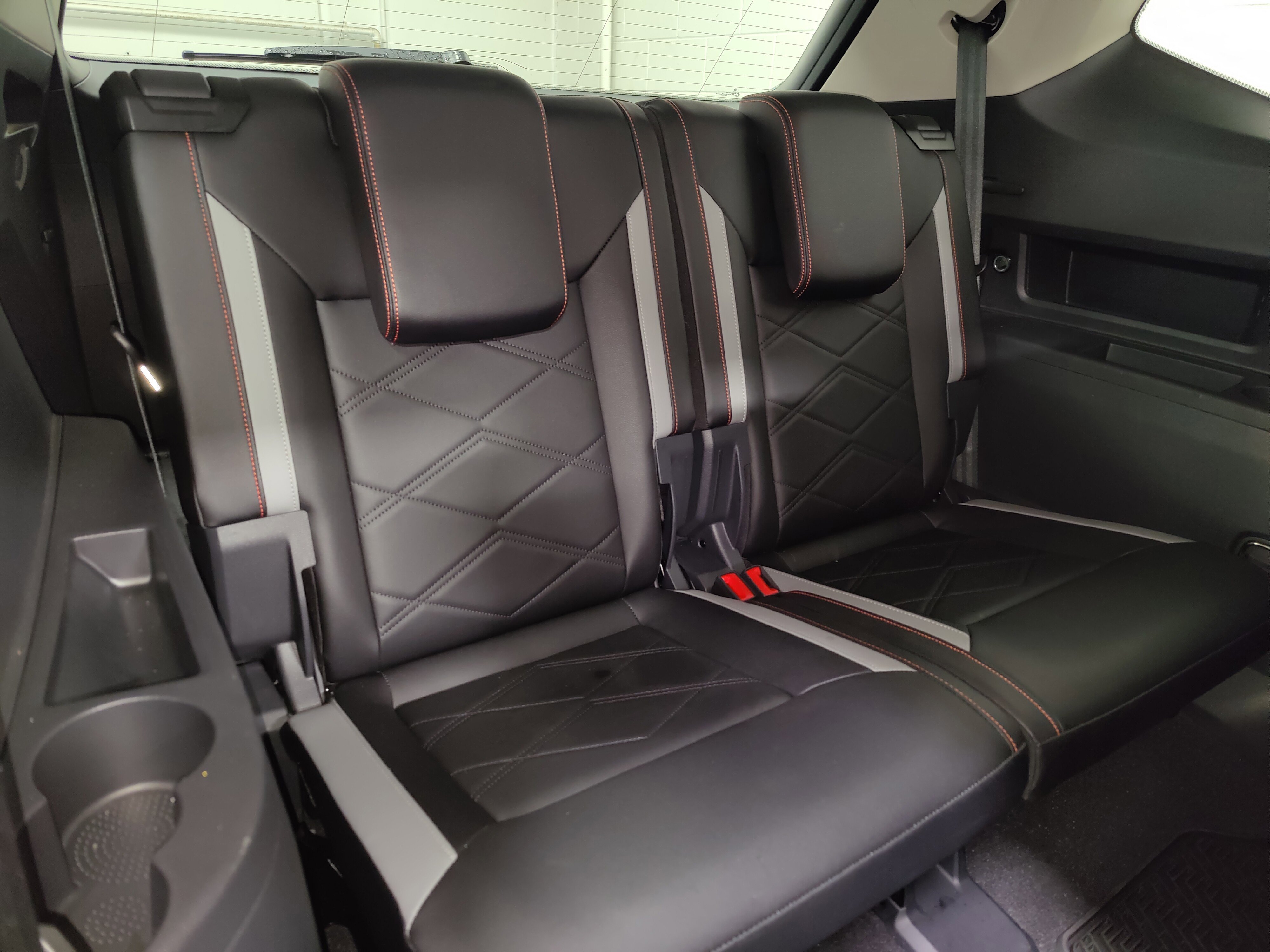 Used 2025 Volkswagen Atlas Peak Edition SE image 20