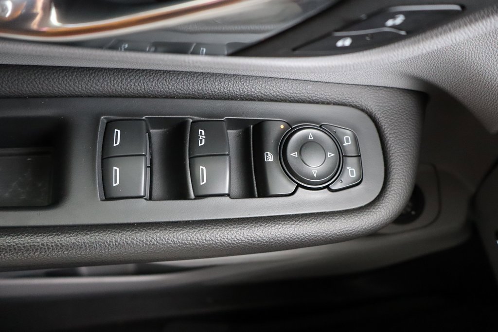 Used 2022 GMC Terrain SLE w/ Driver Convenience Package image 14