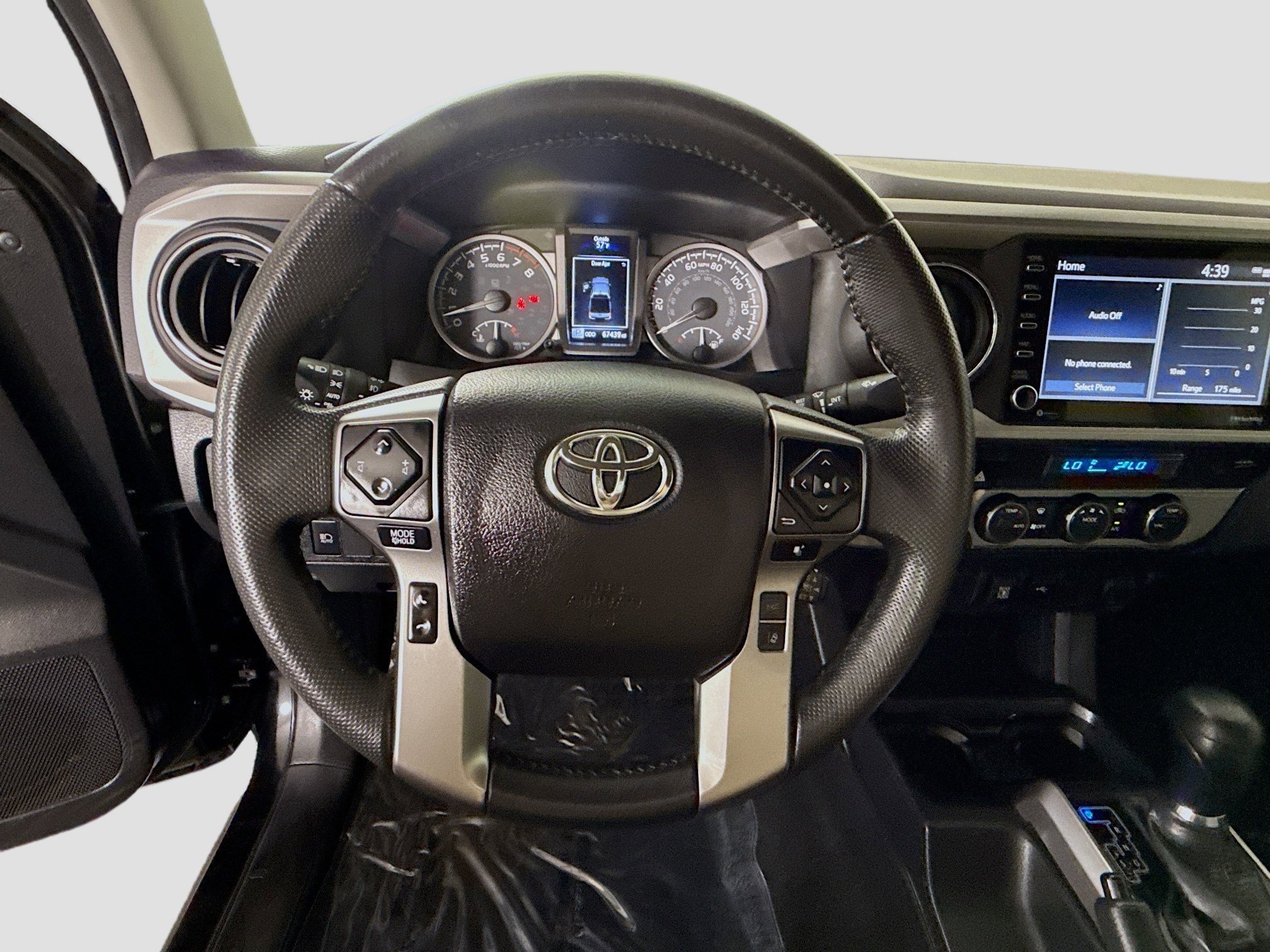 Used 2022 Toyota Tacoma SR5 w/ Technology Package image 13
