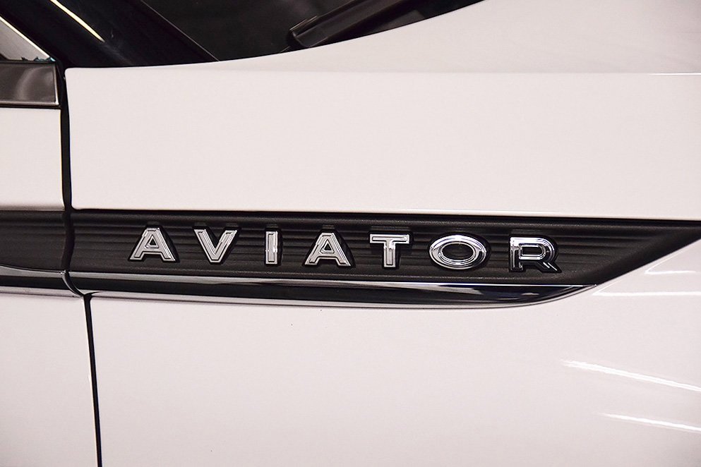 Used 2022 Lincoln Aviator Reserve w/ Equipment Group 201A image 11