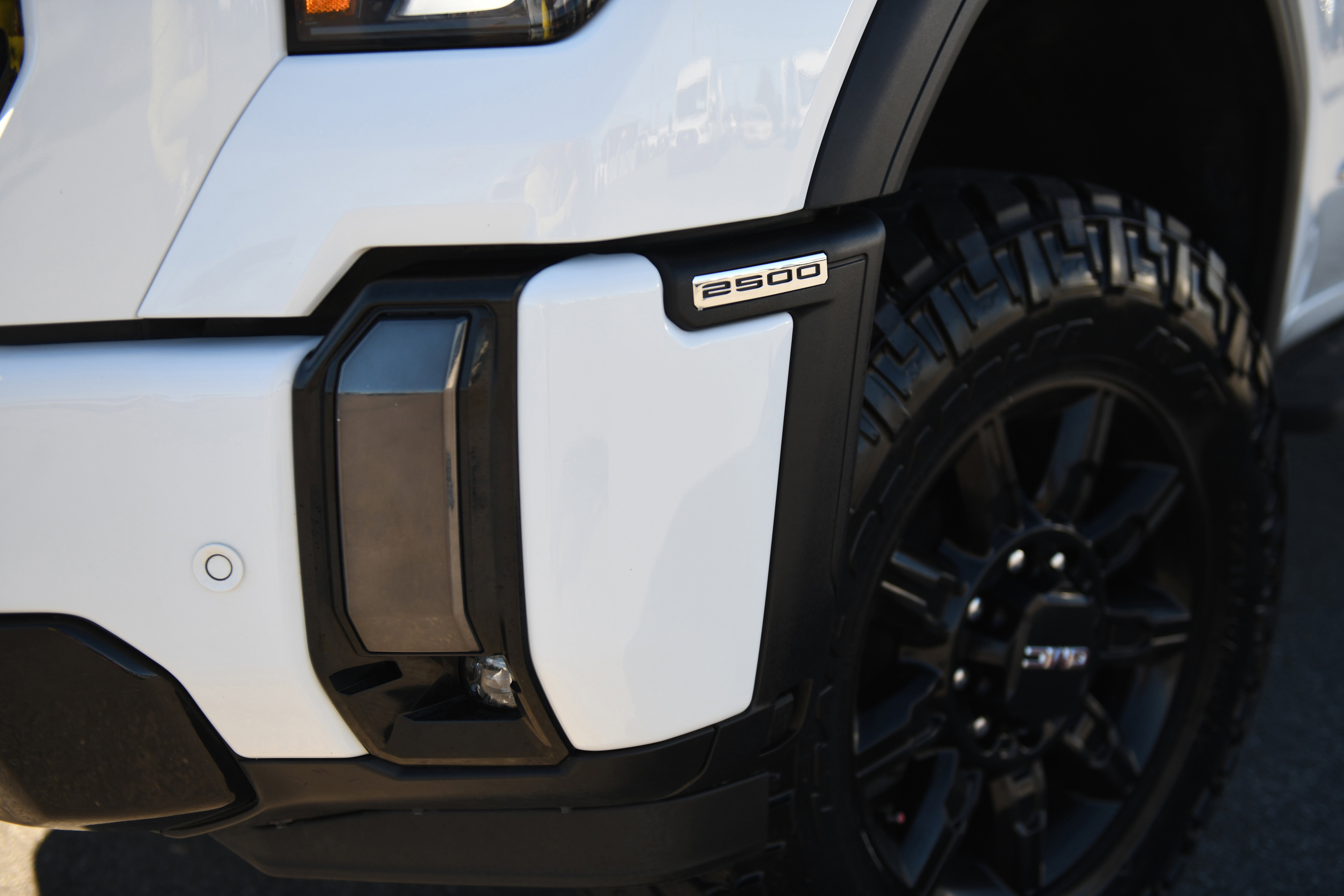 Used 2024 GMC Sierra 2500 AT4 w/ Technology Package image 6