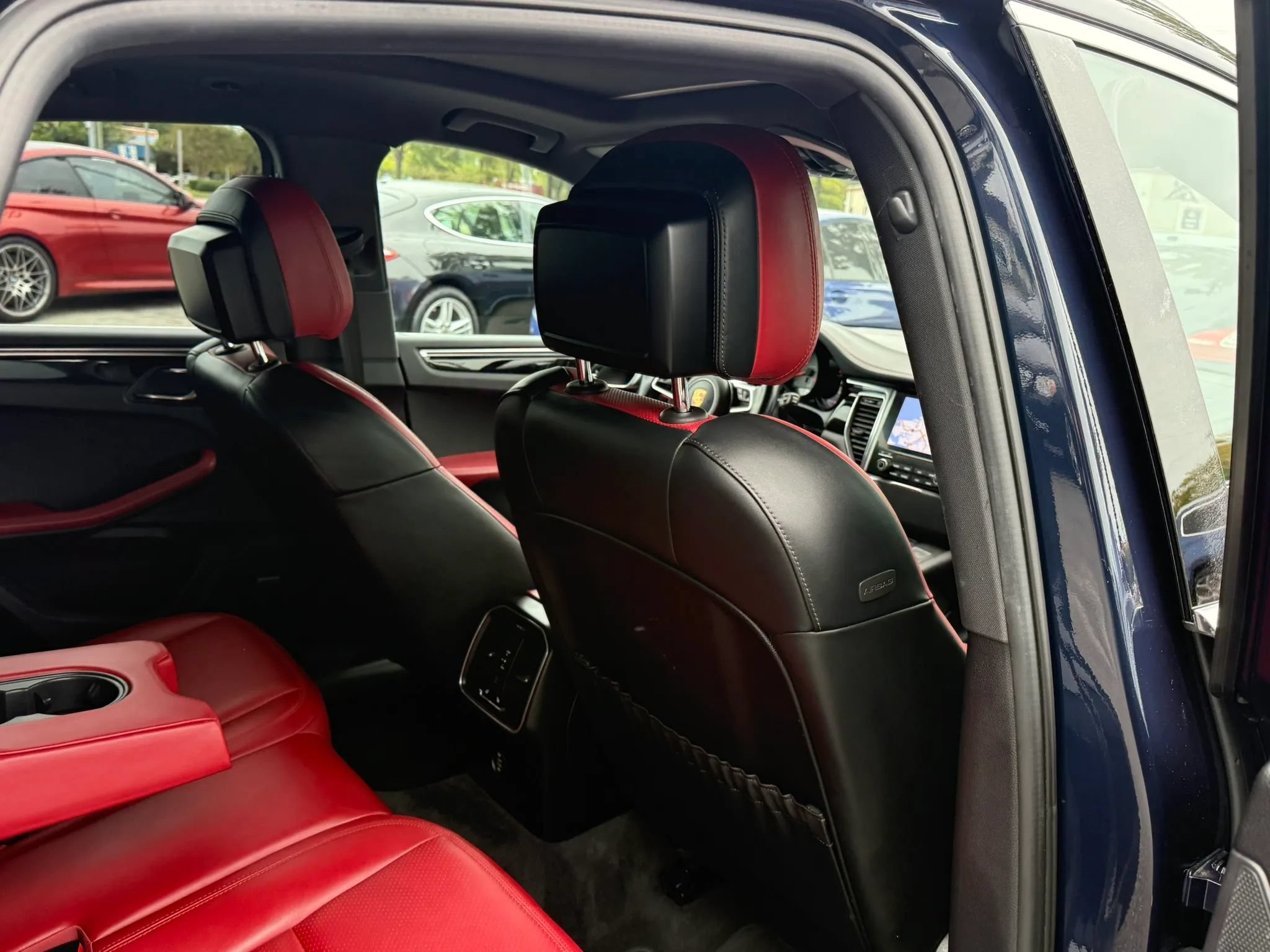 Used 2018 Porsche Macan S AWD/4WD image 25