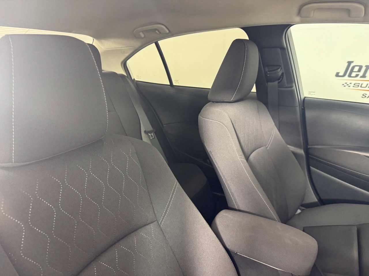 Used 2025 Toyota Corolla LE FWD image 31