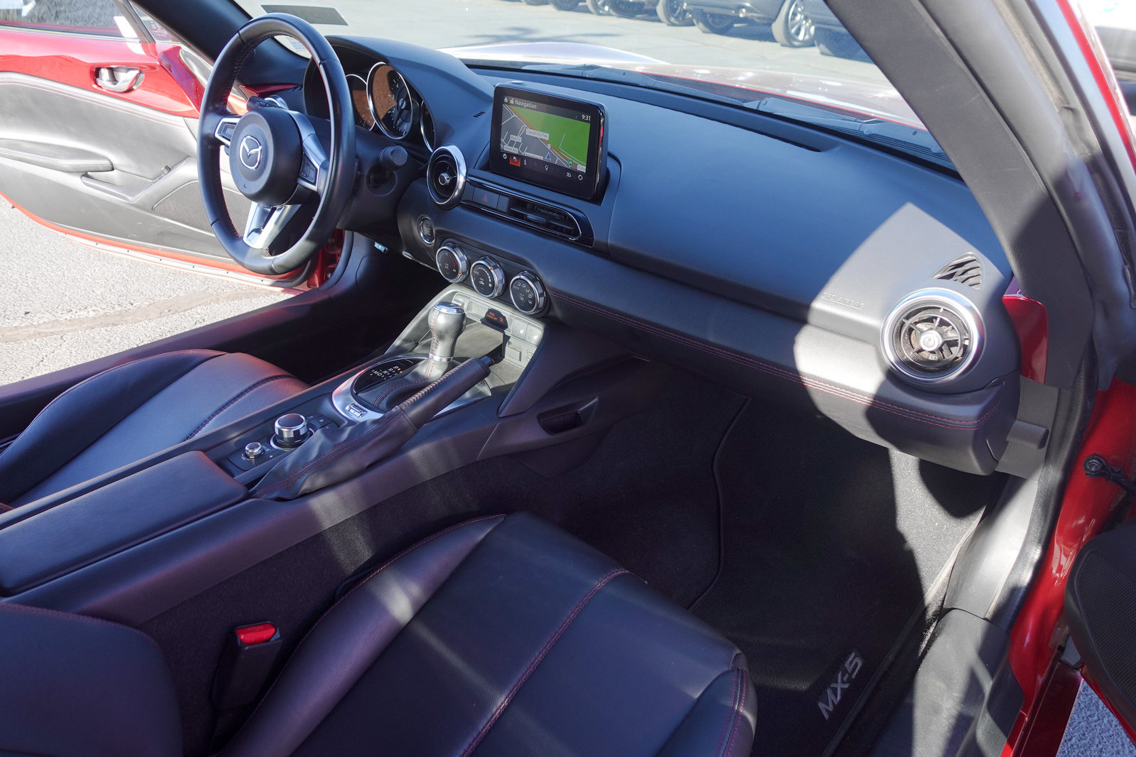 Used 2018 MAZDA MX-5 Miata RF Grand Touring RWD image 11
