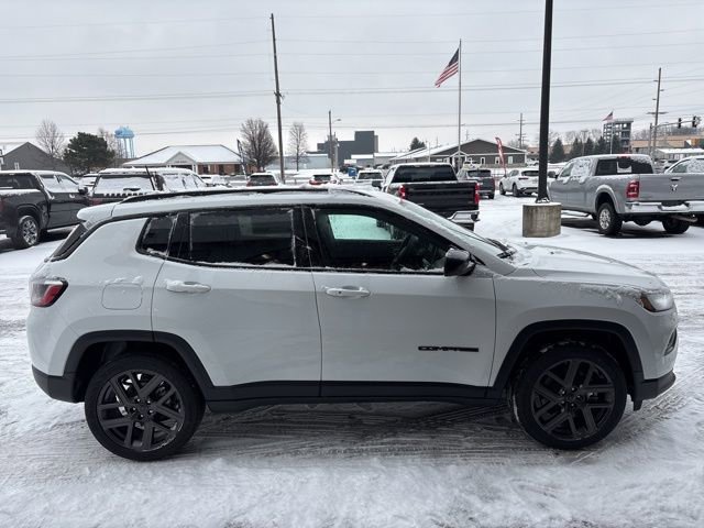 New 2026 Jeep Compass Latitude image 8