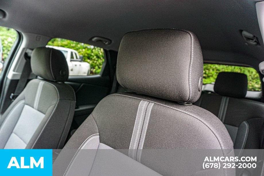 Used 2025 Chevrolet Blazer LT FWD image 17