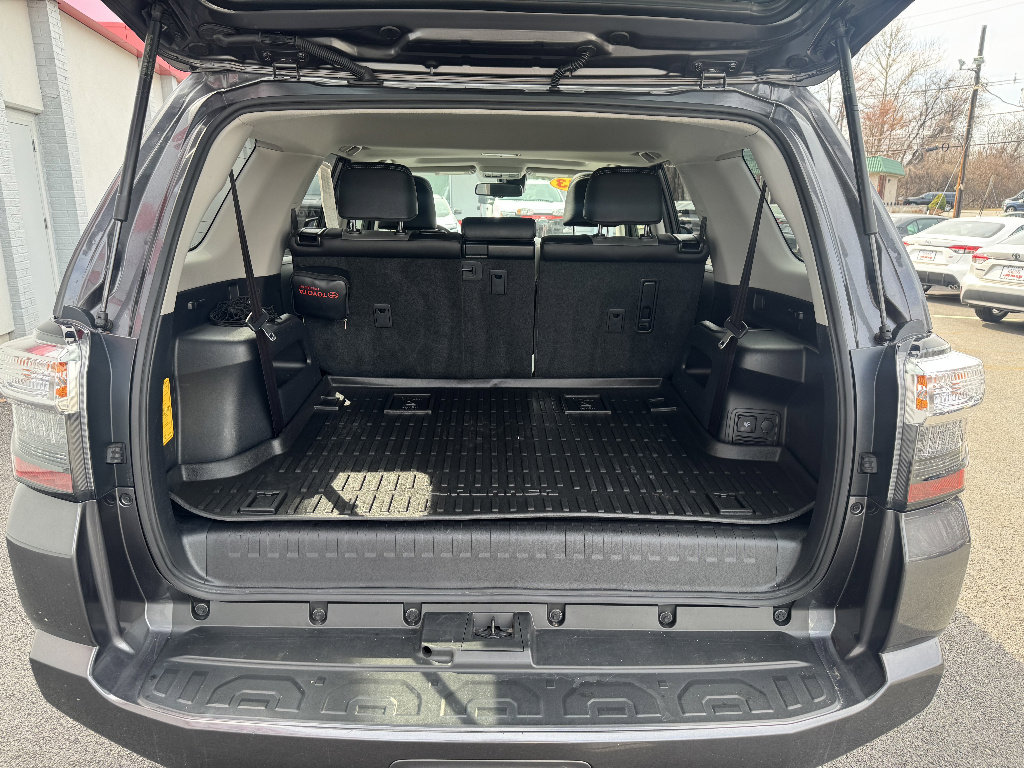 Used 2023 Toyota 4Runner SR5 Premium w/ Moonroof Package image 10