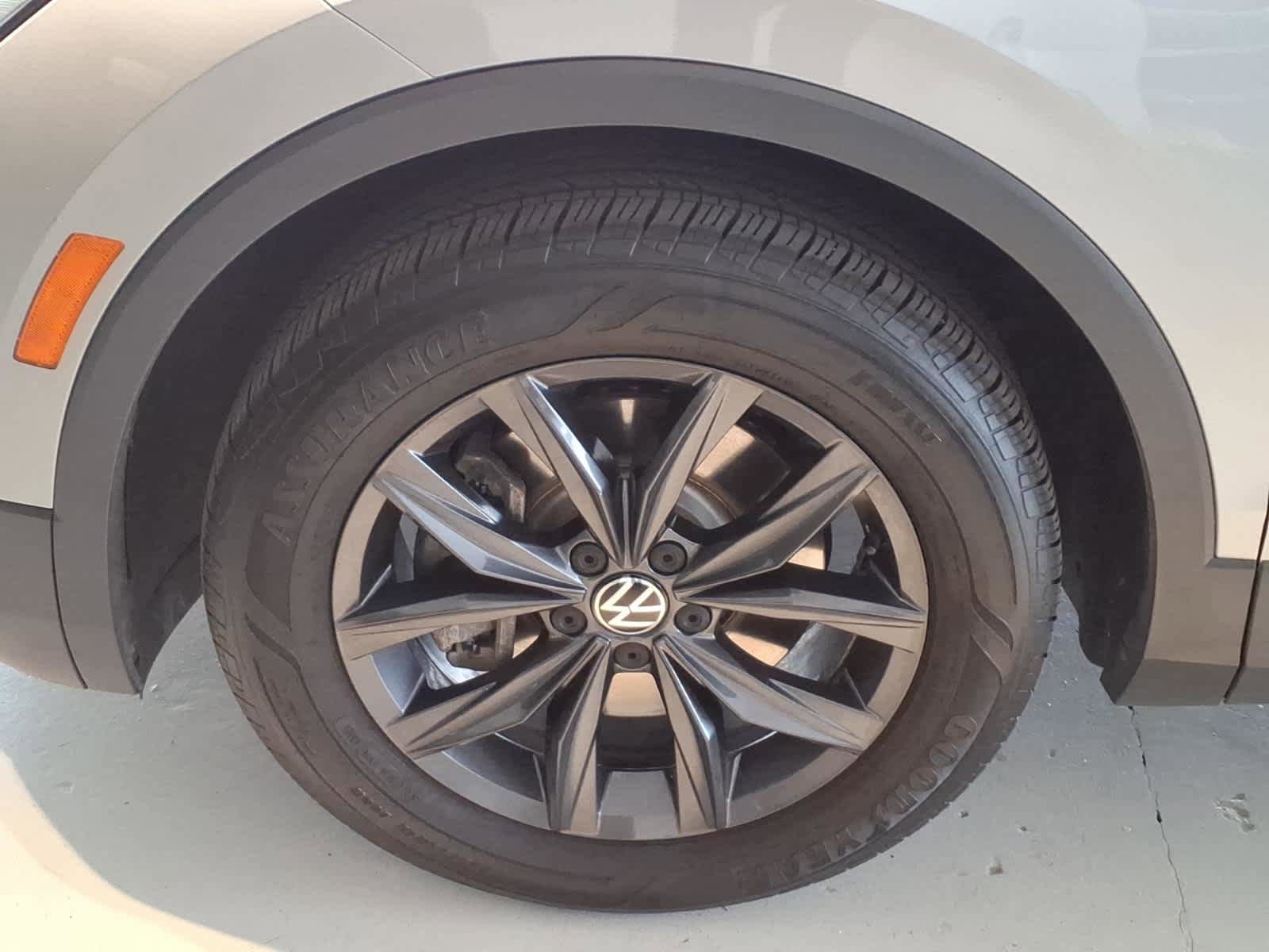 Used 2022 Volkswagen Tiguan SE AWD/4WD image 8
