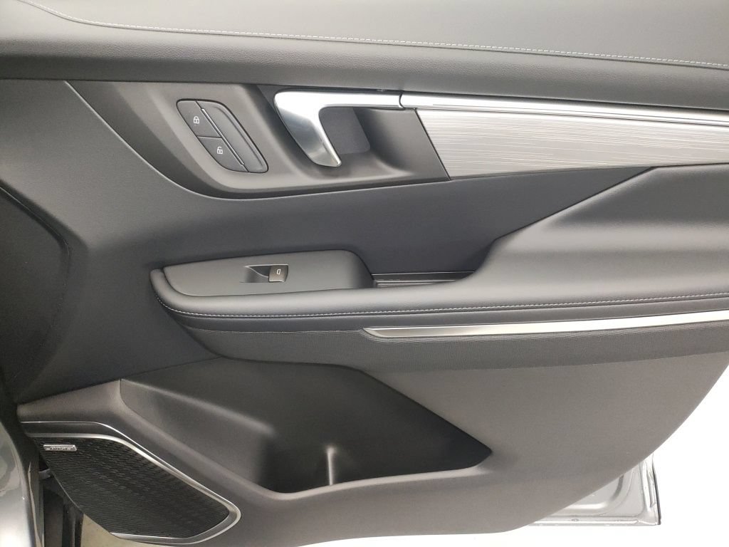 New 2026 Buick Enclave Preferred w/ Power Package AWD/4WD image 9