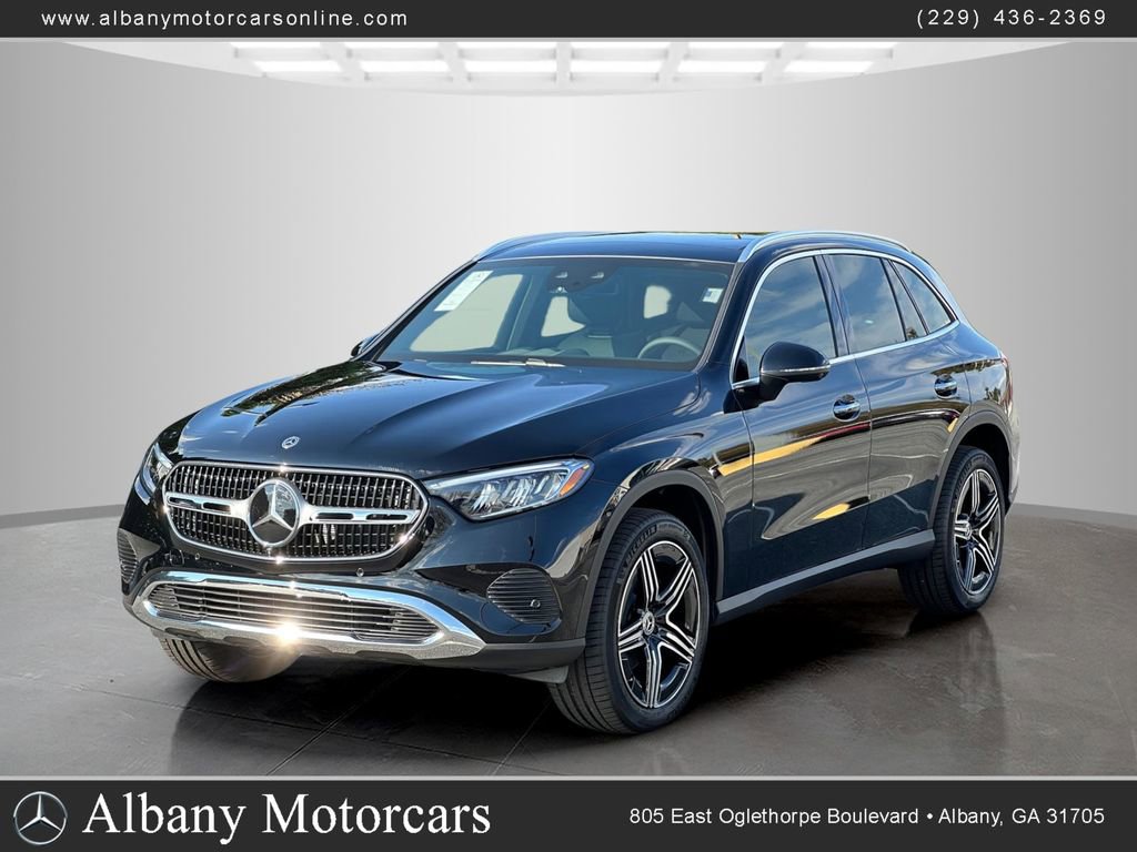 Used 2026 Mercedes-Benz GLC 300 image 1
