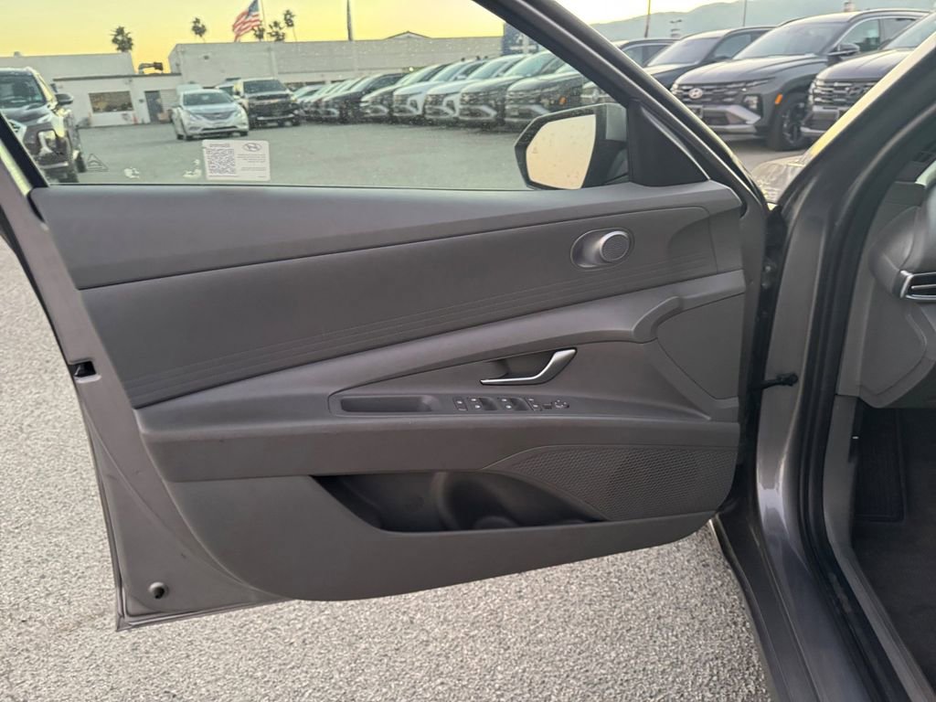 Used 2024 Hyundai Elantra SEL image 11