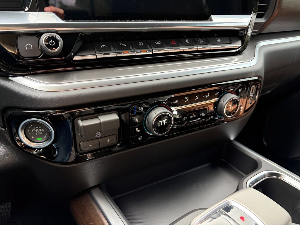 New 2026 Chevrolet Silverado 1500 High Country w/ Technology Package AWD/4WD image 27