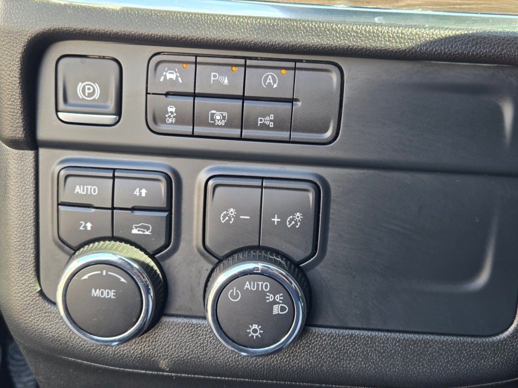 Certified 2025 Chevrolet Tahoe LT AWD/4WD image 33