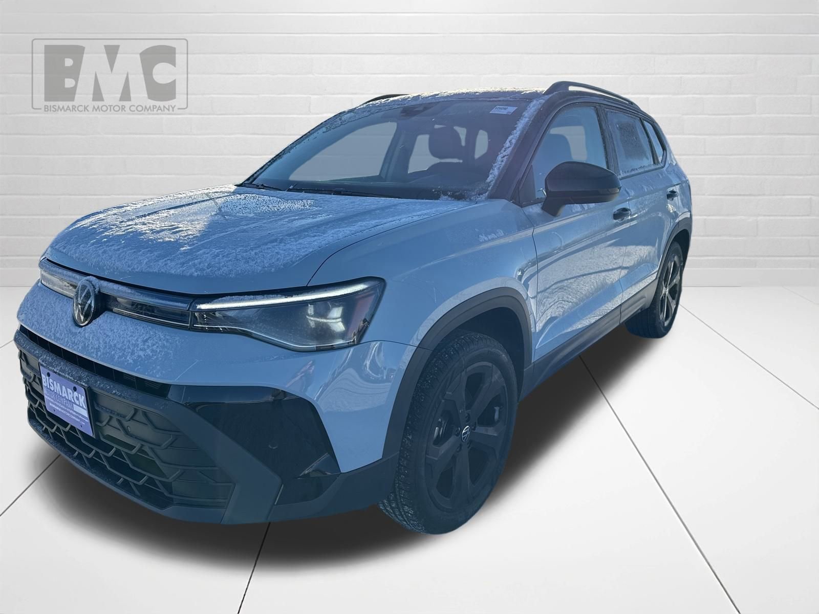 New 2026 Volkswagen Taos SE image 2