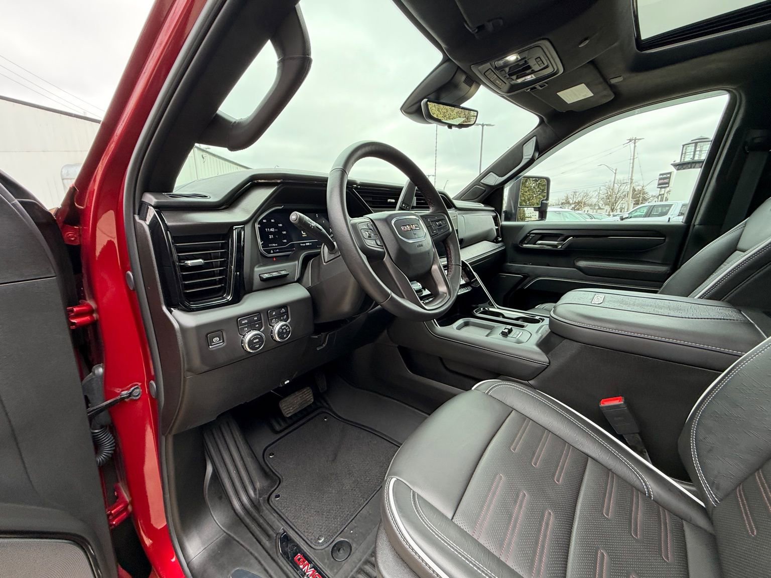 Used 2025 GMC Sierra 2500 AT4X image 11