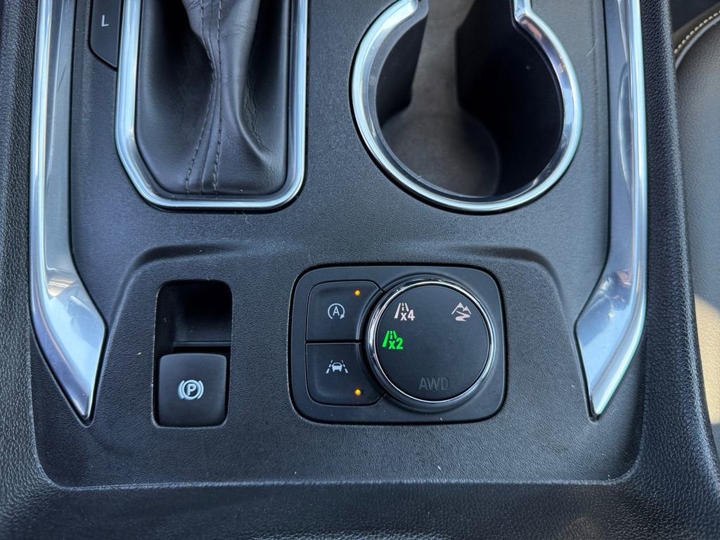 Used 2023 Chevrolet Traverse LT image 19