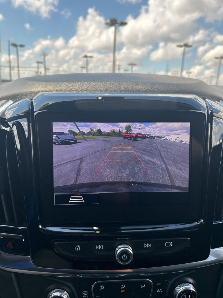 Used 2020 Chevrolet Traverse LT FWD image 39