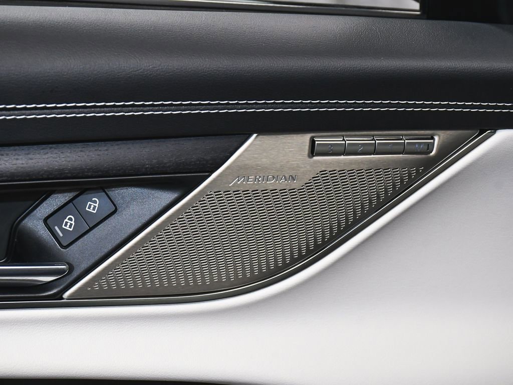 Used 2024 Jaguar XF R-Dynamic SE image 11