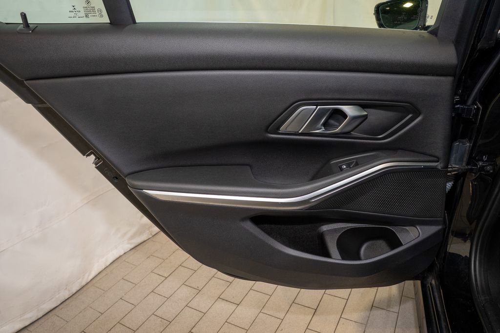 Used 2022 BMW 330i xDrive Sedan w/ Convenience Package image 10