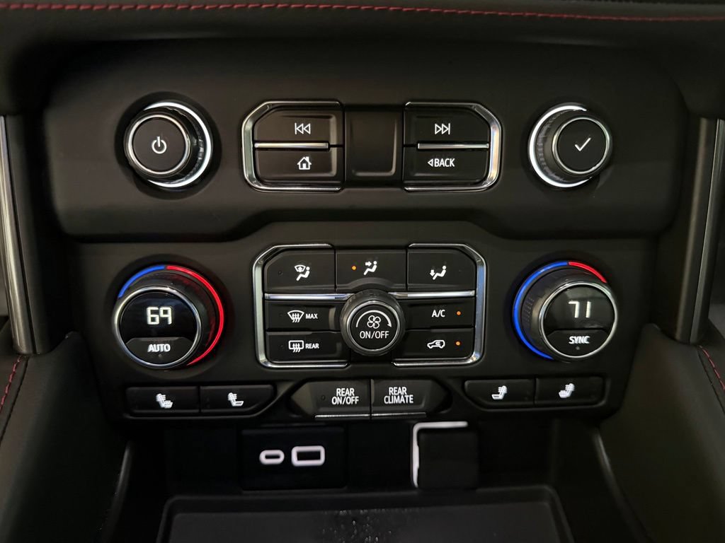 Used 2024 Chevrolet Suburban RST w/ Luxury Package RWD image 54