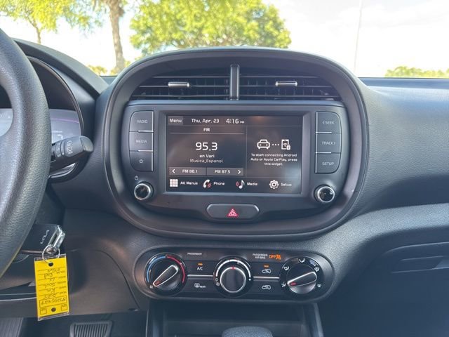 Used 2025 Kia Soul LX w/ LX Technology Package FWD image 25