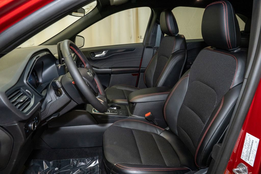 Used 2025 Ford Escape ST-Line image 11