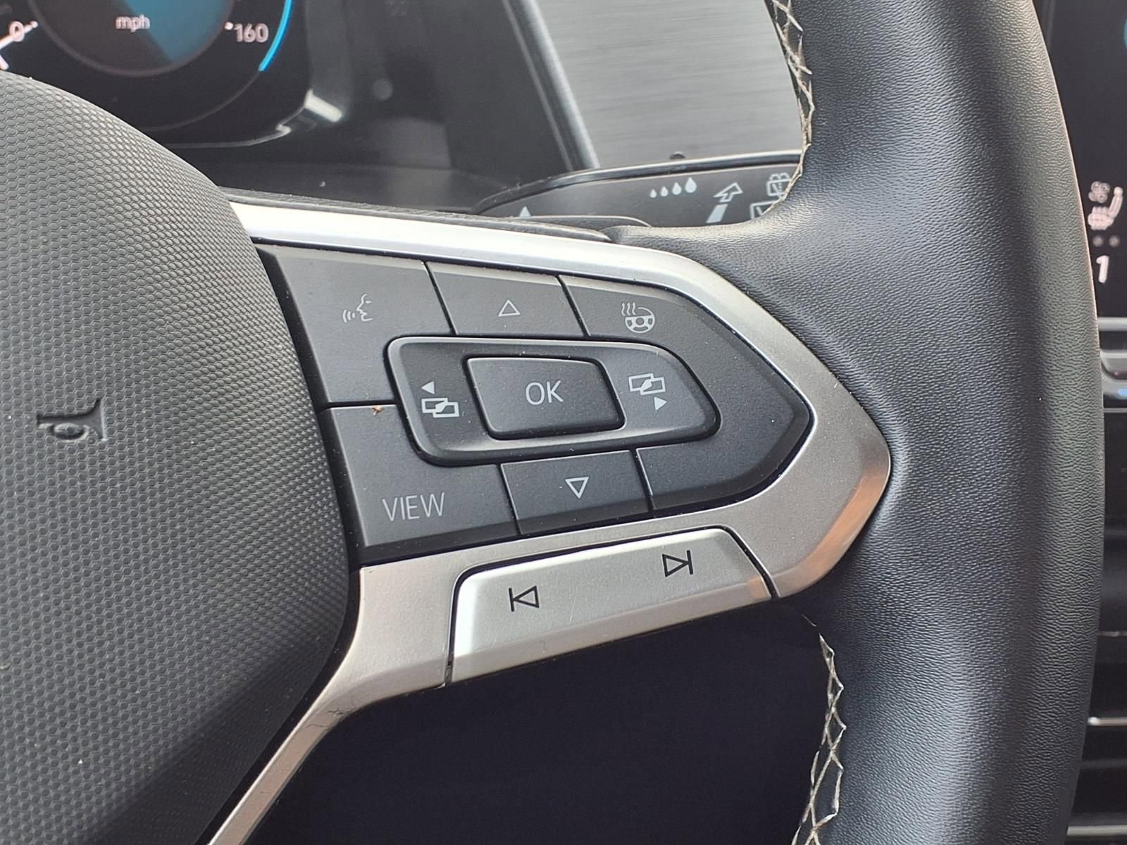 Used 2025 Volkswagen Atlas Cross Sport SE image 15