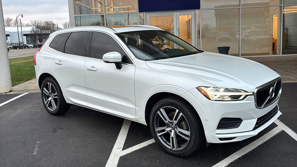 Used 2018 Volvo XC60 T5 Momentum w/ Vision Package image 27