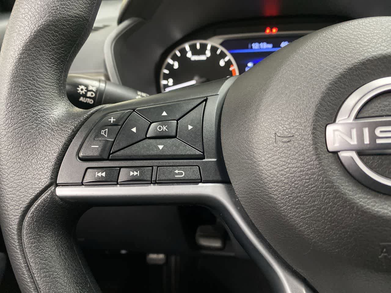 Used 2025 Nissan Altima 2.5 SV FWD image 21
