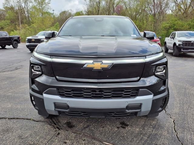New 2025 Chevrolet Silverado EV LT image 13