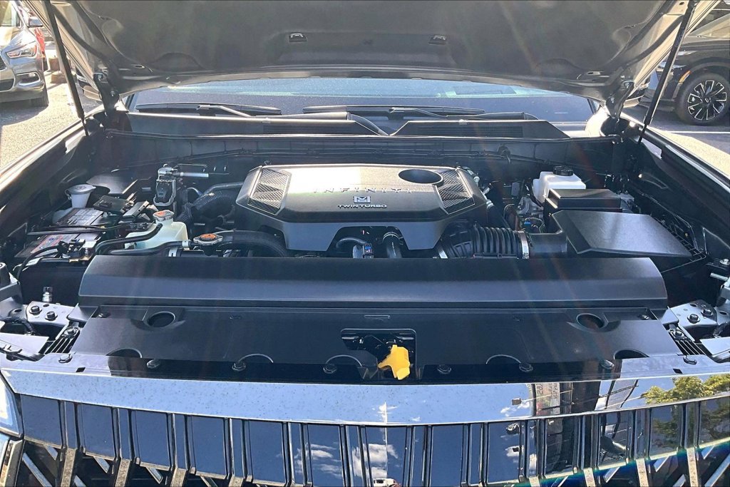 Used 2026 INFINITI QX80 4WD w/ Sport Exterior Package image 11