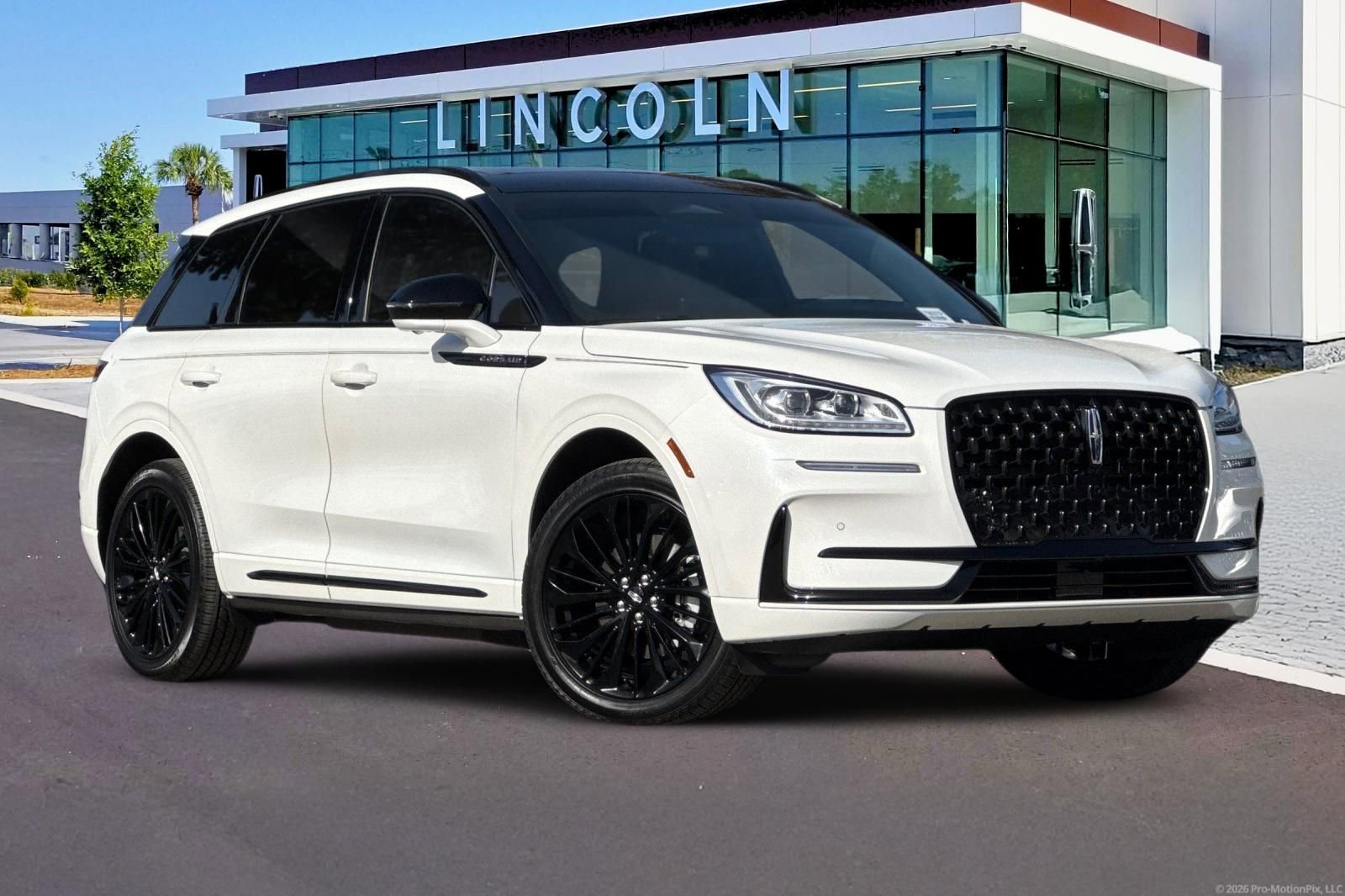 Certified 2025 Lincoln Corsair Grand Touring w/ Equipment Group 302A image 2