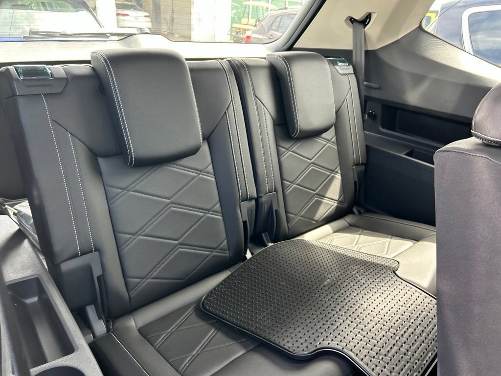 Certified 2026 Volkswagen Atlas SE w/ Panoramic Sunroof Package FWD image 52