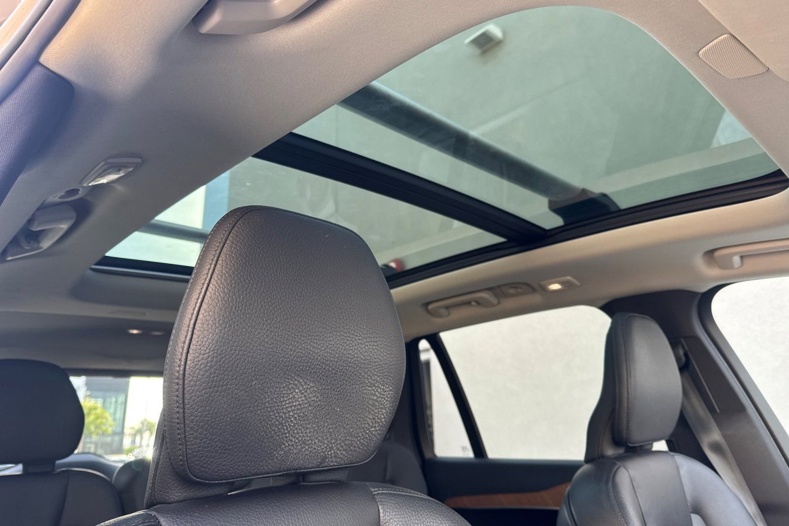 Used 2023 Volvo XC90 T8 Plus w/ Protection Package Premier image 18