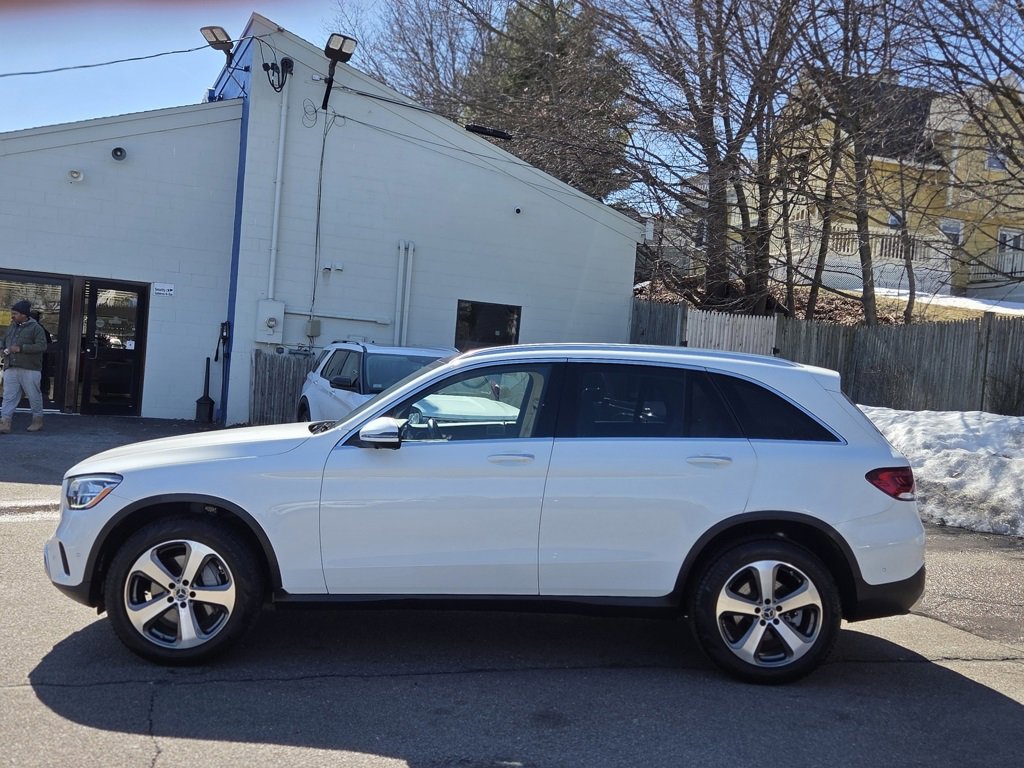 Used 2022 Mercedes-Benz GLC 300 4MATIC w/ Multimedia Package Lite image 3