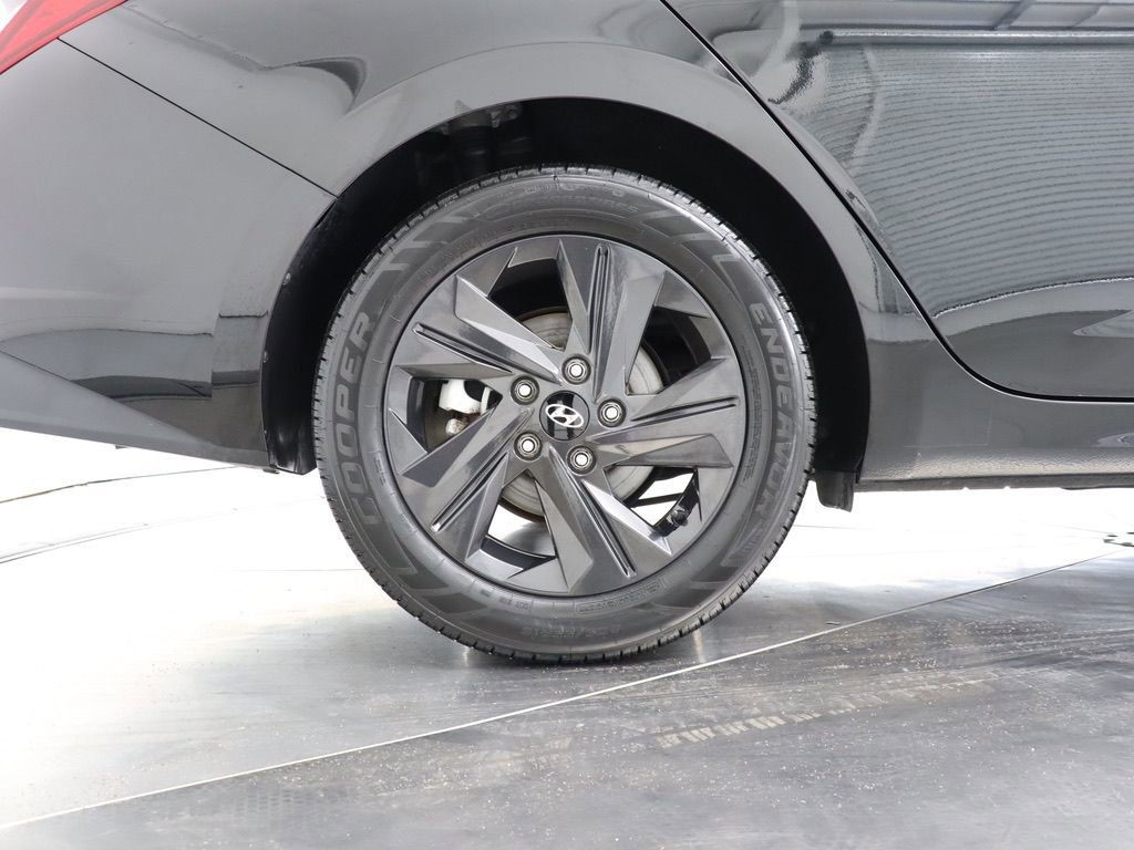 Used 2022 Hyundai Elantra SEL w/ Preferred Accessory Package image 36