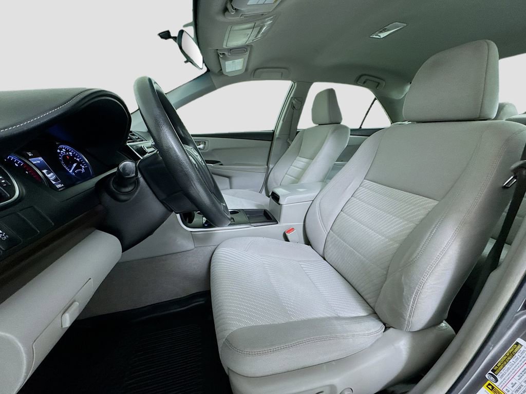 Used 2017 Toyota Camry LE image 11