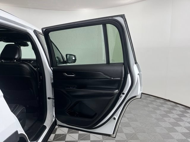 Used 2023 Jeep Grand Cherokee L Laredo AWD/4WD image 45