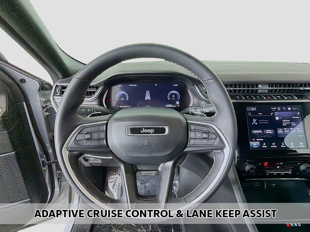 Used 2023 Jeep Grand Cherokee L Laredo image 3