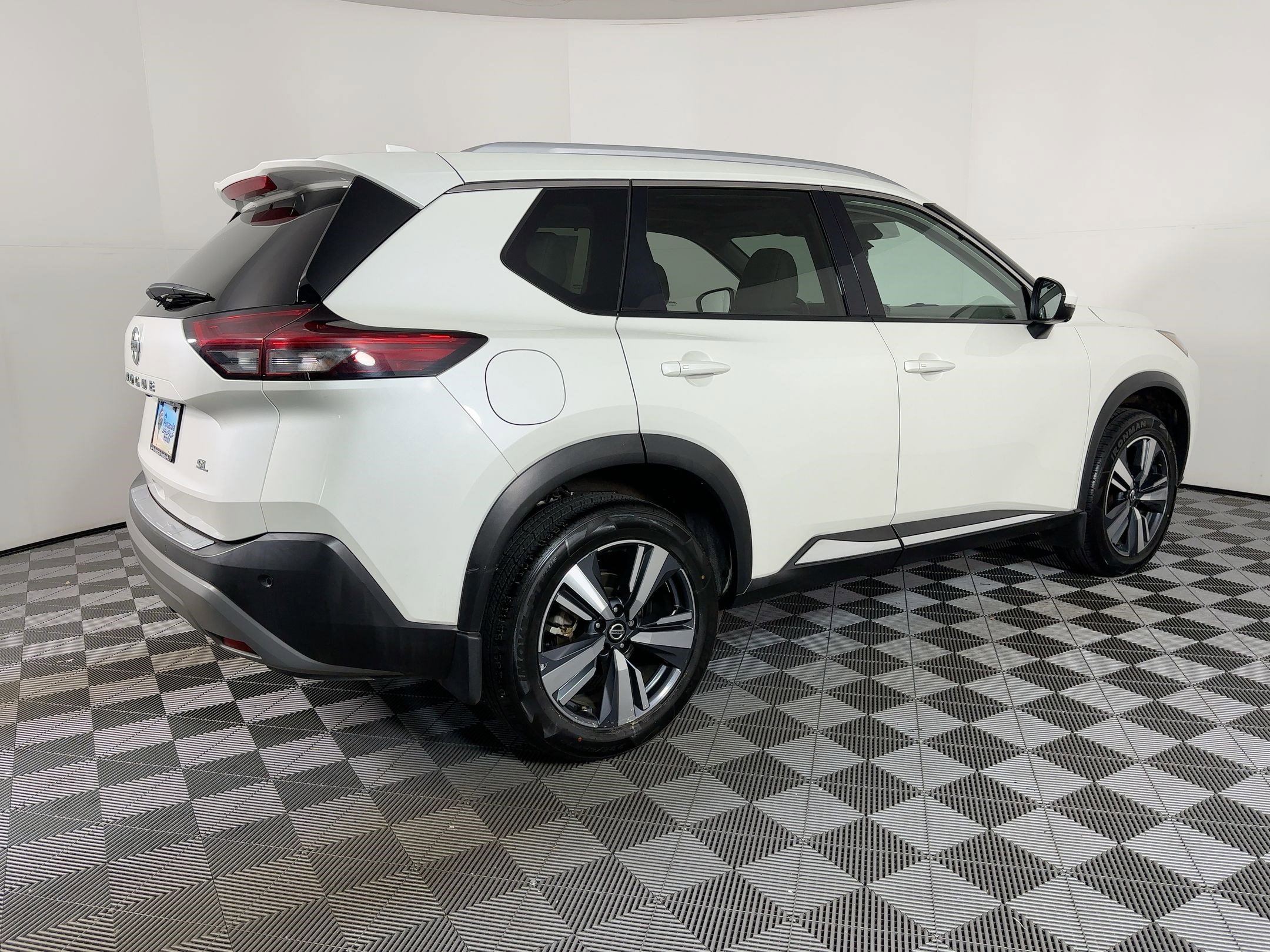 Used 2021 Nissan Rogue SL w/ Premium Package image 7