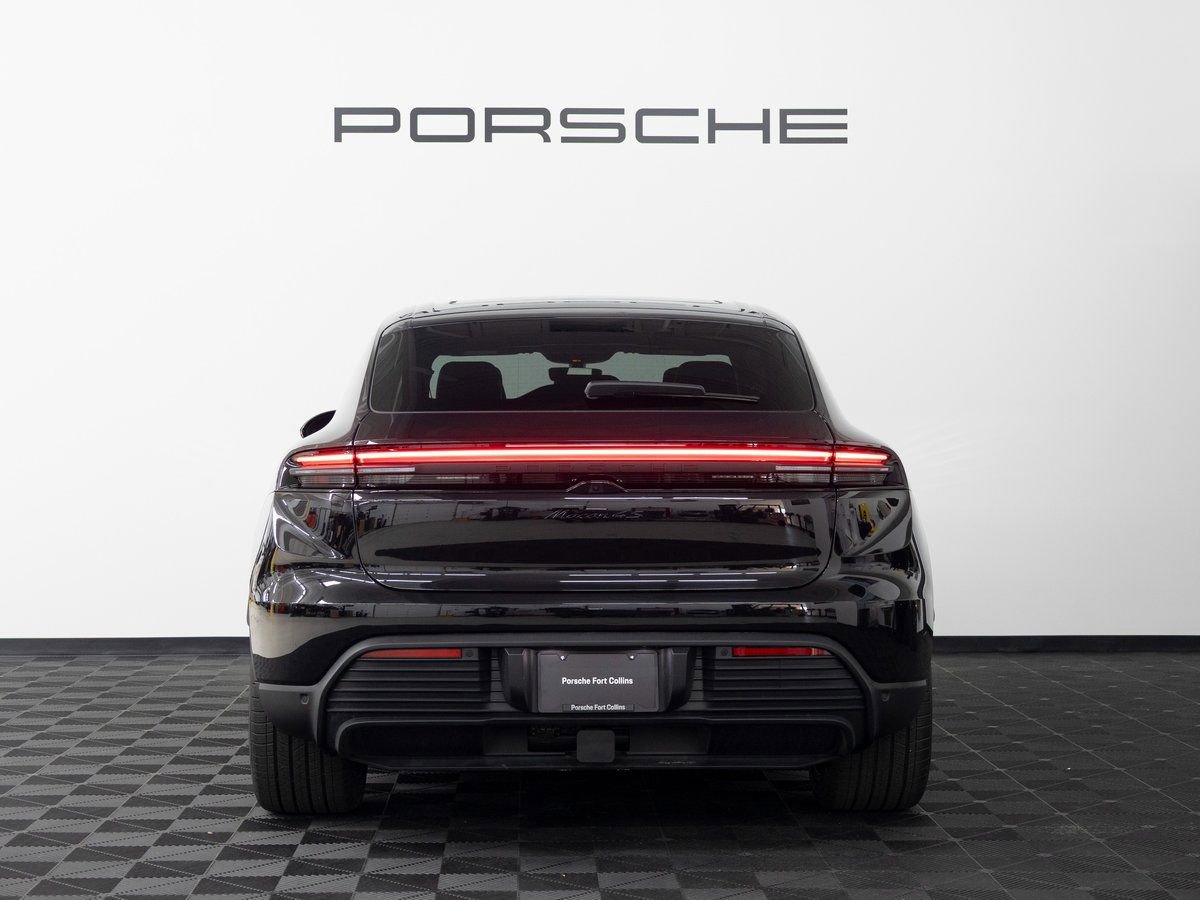 New 2025 Porsche Macan 4S Electric image 7
